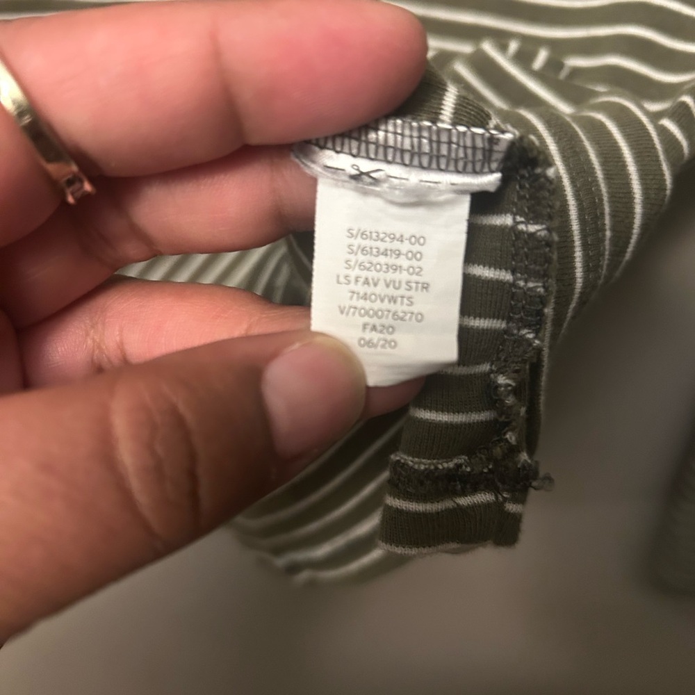 GAP Women's Olive Striped Top - Picture 5 of 8